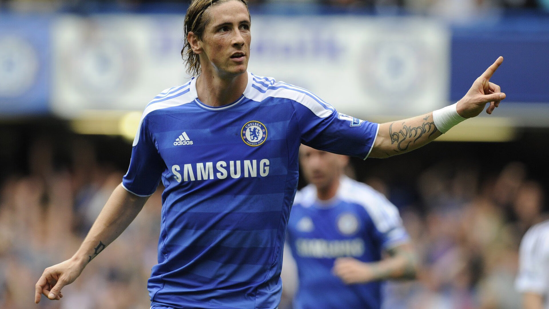 电竞主播个人品牌建设及跨界合作案例分析，电竞主播个人品牌建设及跨界合作案例分析